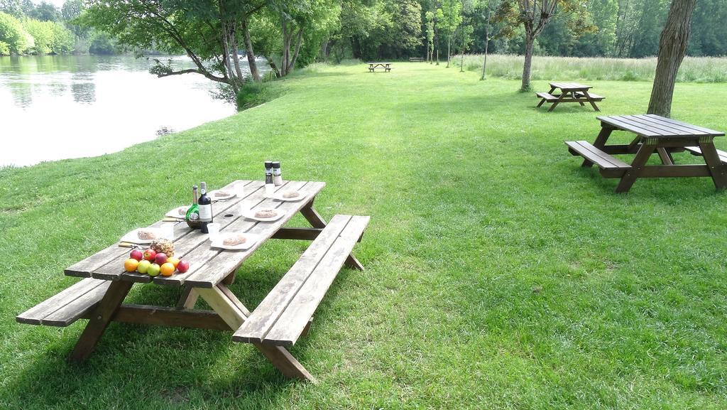 Terre D'Histoire - Baignade - Canoe - Piste Cyclable A 100 M Castelnaud-la-Chapelle Exterior foto